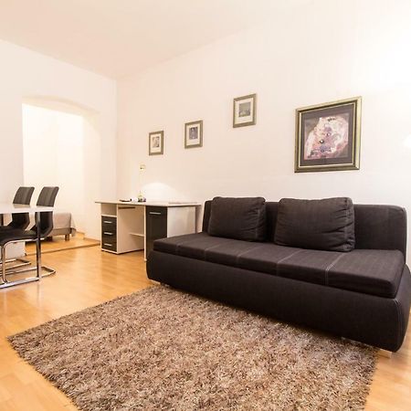 Apartment Meidling Wina Bagian luar foto