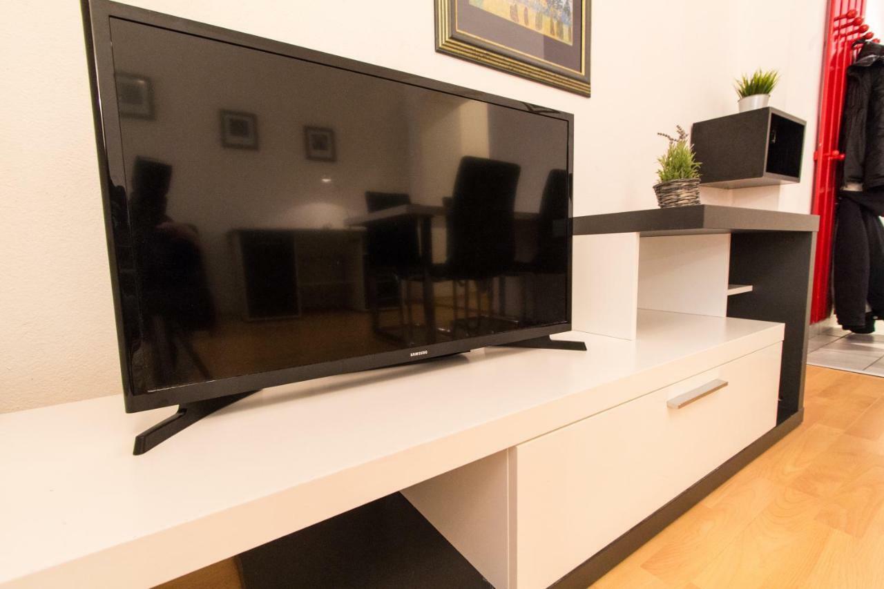 Apartment Meidling Wina Bagian luar foto