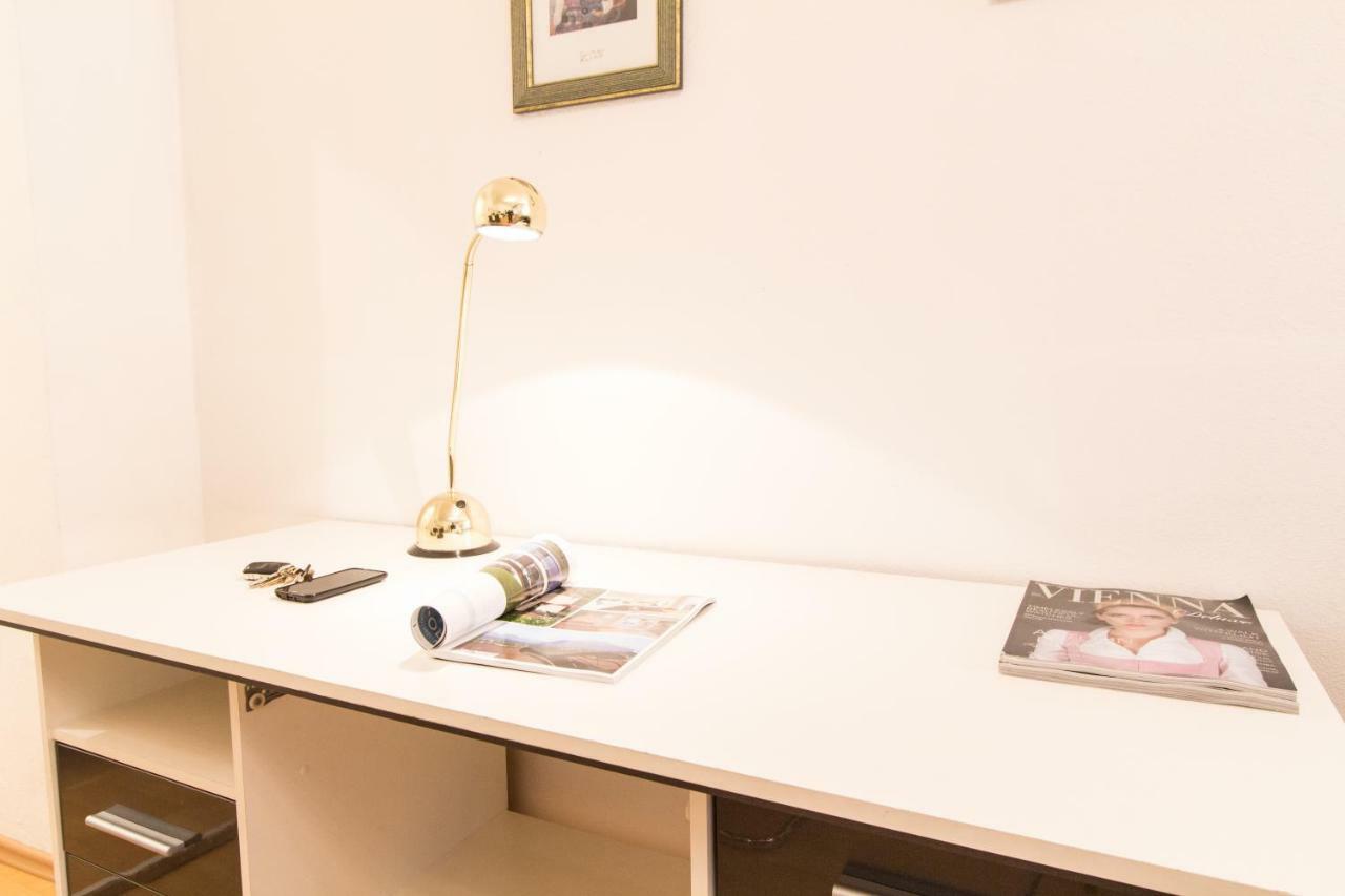 Apartment Meidling Wina Bagian luar foto